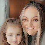 Kristen Scheer's Instagram, Twitter & Facebook