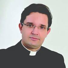 Pe. Douglas Rodrigues Xavier