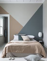 Oltre a dare alle pareti della camera da letto una grande dose di design può ingannare l'occhio nel rendere. Decorare La Parete Letto