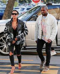 Kanye West Out With Kim Kardashian In Levi S Jacket Vintage Pink Floyd T Shirt And Yeezy Boost Sneakers Kim And Kanye Kim Kardashian And Kanye Fashion