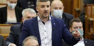 Akkor is elnök lesz, ha nemcsak az ő jelöltjeit választják meg a jobbik alelnökeinek, tudtuk meg sneider tamástól. 8th Zihvr68jpm