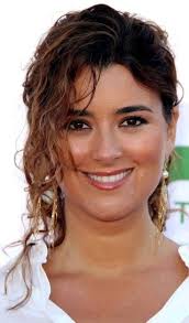 I will be so happy to receive a rose 🌹 from a fan that loves me from USA  🇺🇸, Canada 🇨🇦, France 🇫🇷, Germany 🇩🇪, Spain 🇪🇸, Australia 🇦🇺,  Uk 🇬🇧 Finland