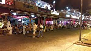 Yumbo op gran canaria is vooral bekend bij toeristen door de spetterende avondshows en vele bars. Bars Und Restaurants In Yumbo In Playa Del Ingles Gran Canaria