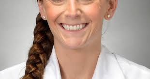 Meagan Oakes's Instagram, Twitter & Facebook