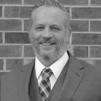 Lee Byrum's Instagram, Twitter & Facebook