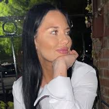 Lacey Frazier's Instagram, Twitter & Facebook