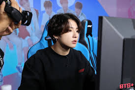 Eres un poco tímido (a), pero en el interior una hermosa persona está esperando florecer. Bts Forever Detras De Escena De Bts Run Ep 107 Jungkook Facebook