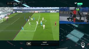 Raphael varane will not be available for manchester united's season opener against leeds as ole gunnar solskjaer says the deal is not 100 per cent done yet. Der Schiedsrichter Hatte Nach Dem Wechsel Rodrigo Wegen Abseits Von Maxi Gomez Im Real Tor Abgeblockt Real Valencia La Liga