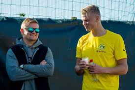 Jadon sancho joined borussia dortmund from manchester city aged 17. Erling Haaland S Father Makes Manchester United And Borussia Dortmund Comparison Manchester Evening News