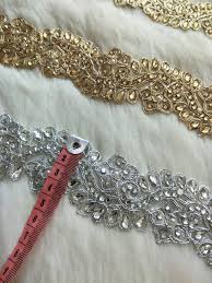 Batik cap adalah kain yang dihias dengan tekstur dan corak batik yang dibentuk dengan cap ( biasanya terbuat dari tembaga). Aksesoris Baju Pesta Bridal Anemo Shopee Indonesia