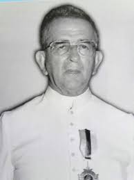 Compartimos esta biografía del Padre John Francisco Escobar Mesa, un  salesiano-sacerdote-educador ✍️🙏 (Colegio Salesiano San Medardo de Neiva)  Escarbando en los recuerdos 🖼️