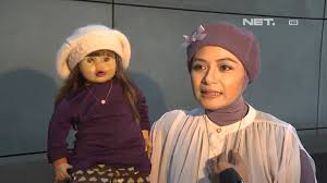 Celebrity Ventriloquist Kak Ria Enes and Susan. Circa 1997 : r/indonesia