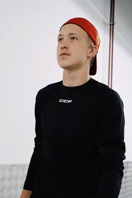 You know him, you love him: Alexander Zharovsky : r/Habs