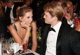 Watch taylor swift confirm boyfriend joe alwyn as her secret 'fo… alwyn and swift's time spent together in quarantine, meanwhile, has been great for the pair. Taylor Swift And Boyfriend Joe Alwyn S Relationship The Story So Far Metro News