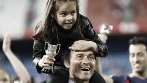 Luis enrique former footballer from spain right midfield last club: Spaniens Ex Nationaltrainer Luis Enrique Er Trauert Um Tochter Xana 9 Bunte De