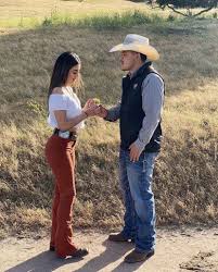 Amor Vaquero In 2020 Cute Cowgirl Outfits Rodeo Outfits Girls Church Outfit