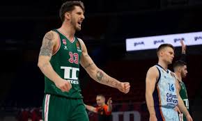 Başarılı oyuncu, dört numarada forma giymesinin yanı sıra hem üç numarada hem de kısa beşlerde pivot pozisyonunda. Baskonia Plans To Renew Achille Polonara S Contract For Two Seasons
