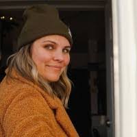 Selena Donovan's Instagram, Twitter & Facebook