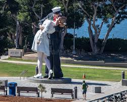 But ludlow only manages to bring back the male t. 599 Statue Kissing Photos Free Royalty Free Stock Photos From Dreamstime