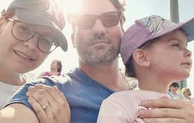 Phillip D Grayson (@pdgrayson) • Instagram photos and videos