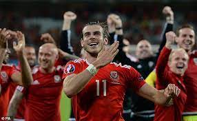L'euro de football plus acrobatique que jamais, dispersé entre onze pays et tourneboulé par la crise sanitaire, s'ouvre vendredi pour départager 24 équipes l'attaquant des dragons kieffer moore (74e) a répondu de la tête à un but du suisse breel embolo sur corner (49e) pour offrir un point au pays de. Pays De Galles Vs Suisse Euro 2020 Actualites De L Equipe Heure De Debut Chaine De Television Diffusion En Direct Lieu Cotes