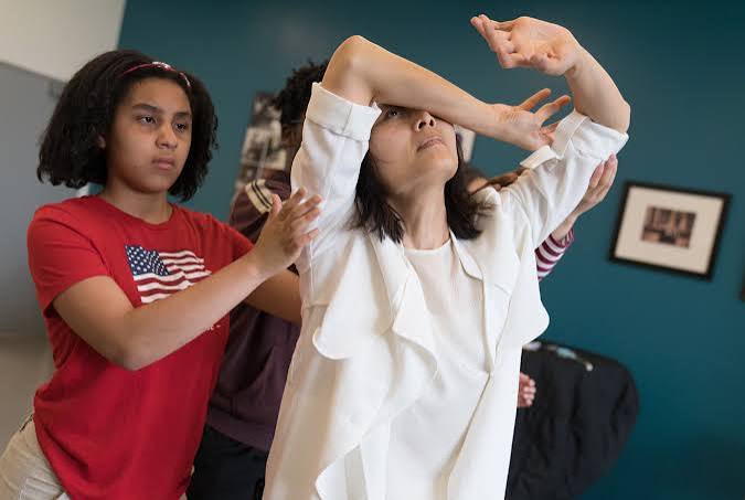 How to Convey Dance to Those Without Sight? All Hands On - The New York Times