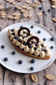 Pain De Genes Myrtille Et Ganache Montee Au Chocolat Dulcey Rock The Bretzel