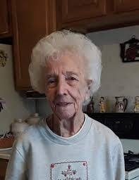 Dorothy Nash's Instagram, Twitter & Facebook