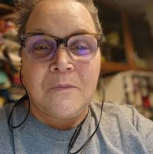 Fatma Pediz's Instagram, Twitter & Facebook