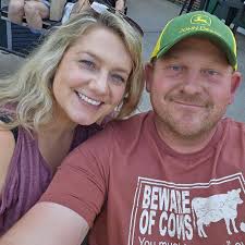 What are the advantages and disadvantages of rolling baskets versus drags  for tillage?