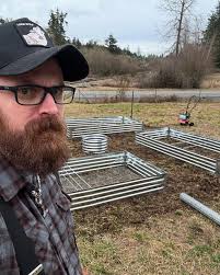 Dale Ball (@sparkleslordofthunder) • Instagram photos and videos