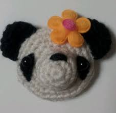 パンダマグネット 可愛いマグネットが作れないかな と思い 考えてたらパンダちゃんが出来ました 材料 並太毛糸 白 並太毛糸 黒 マグネット3cm 目玉ボタン6mm お好きなモチーフ 手芸 パンダ モチーフ