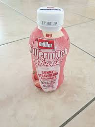 Es gibt gerade wieder müllermilch weiße schokolade zu kaufen und ich haben sie. Muller Mullermilch Shake Mit Milch 3 5 Fett Kalorien Milch Milcherzeugnisse Fddb