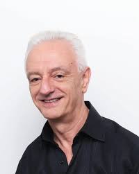 🌩️ So big… it had its own weather. The Boeing factory in Seattle isn't  just large — it's the*largest building in the world by volume. And it's not  just an engineering marvel,