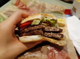 Cristi a fost încoronat de dorian popa rege burger king românia. DegustÄm Burger King La Revenirea Din Romania De La Mega CoadÄ Mall