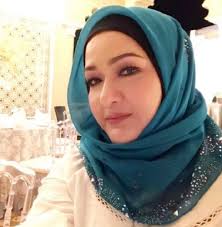 Filmografia, nagrody, biografia, wiadomości norzilah binti abdul jalil. Ziela Jalil Stress Wartawan Salah Lapor Dirinya Suka Beli Tudung Mahal Setiap Hari Wanista Com