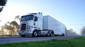 Masks, gathering restrictions and queensland border. Police Crack Down On Truck Drivers From Covid 19 Hotspots Crossing Queensland Border Abc News