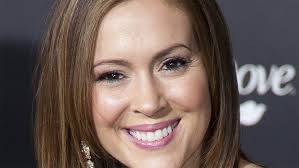 Alyssa milano, a very stylish. Us Schauspielerin Alyssa Milano Streit Um Glaube Und Abtreibung