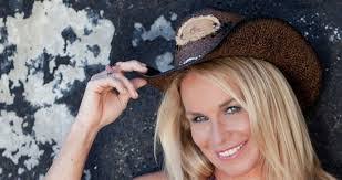 Cheryl Burd's Instagram, Twitter & Facebook