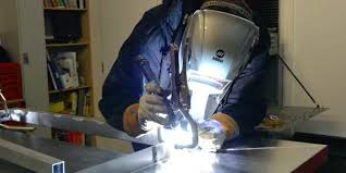 Las aluminium adalah cara terbaik untuk merakit atau menyambung konstruksi serta produk yang dibuat dari bahan aluminium. Mengelas Aluminium Cara Mengelas Aluminium Dengan Las Tig