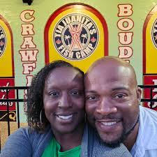 Brenda Collum's Instagram, Twitter & Facebook