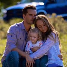 Robert Cormier'S Heartland Costar Amber Marshall Shares Tribute After His  Death