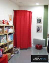 Cabine D Essayage Realisee En Angle De Piece Avec Une Barre D Angle Symetrique Galbobain Ts95 Et Un Rideau Su Tringle De Douche Rideau Douche Cabine D Essayage