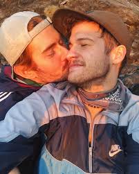 i carry your heart with me (i carry it in my heart)”