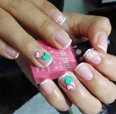 Para toda mujer sus uñas son la carta de presentación, tener unas uñas sanas y lindas es fundamental para tener una buena perspectiva y apariencia sobre la mujer, es de igual forma muy decorado de uñas con figuras geométricas. Unas Pintadas Sencillas Decorados De Unas