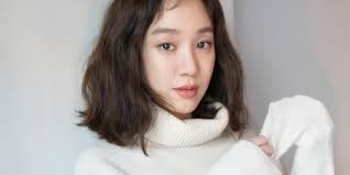 Jung ryeo won is a perfect fit for the various styles and colors of burberry for fall, showing up in korean style. Allkpop On Twitter Jung Ryeo Won To Reveal Her Single Life For The First Time On I Live Alone Https T Co 5xu2j7pczl