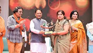 रायपुर में आज फिल्म निर्माता-निर्देशकों तथा विभिन्न क्षेत्रों में उत्कृष्ट  कार्य करने वाले प्रतिष्ठित व्यक्तियों के सम्मान समारोह में ...