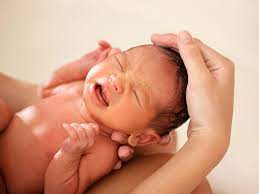 Some babies love bath time to begin with, others don't. Bathing A Newborn Raising Children Network
