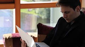 На фото дуров позировал на крыше одного из зданий в дубае (прим.ред: Pavel Durov Prizval Otkazatsya Ot Televideniya Kofe I Myasa Novosti Obshestvo Kommersant