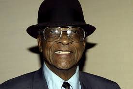 Henry Carlisle's Instagram, Twitter & Facebook